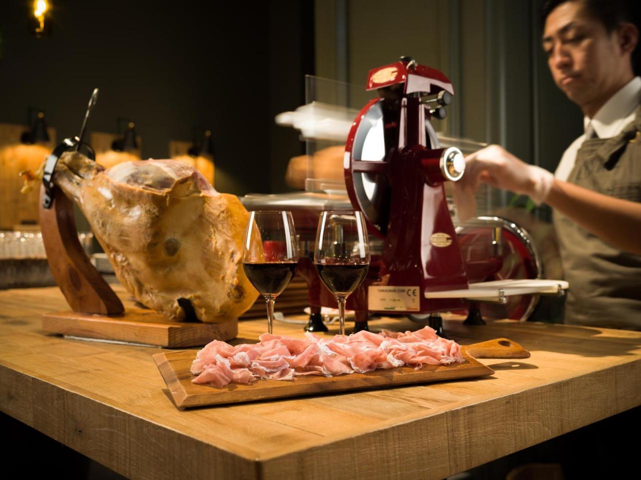 Omo7 Asahikawa By Hoshino Resorts Buitenkant foto A prosciutto slicer