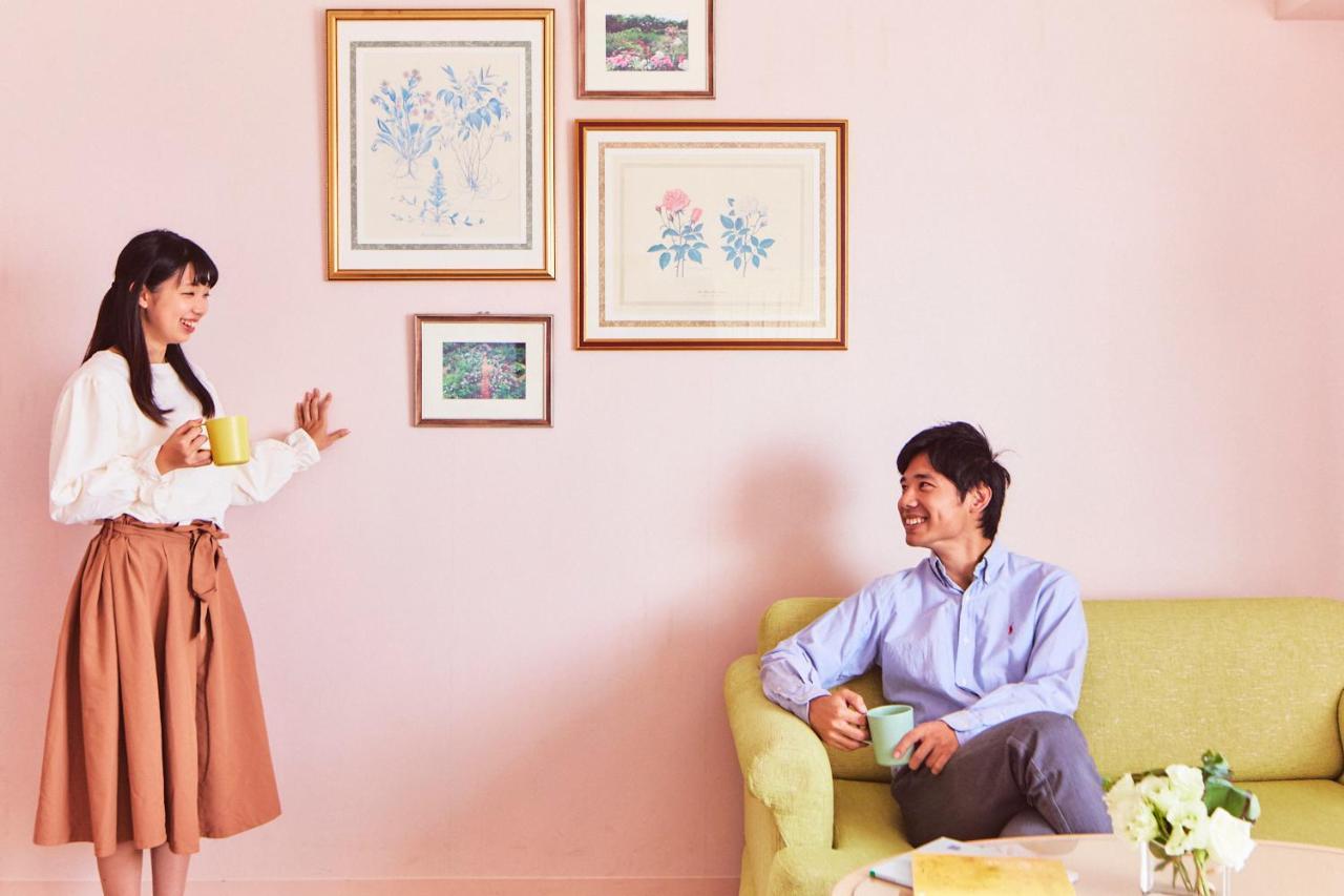 Omo7 Asahikawa By Hoshino Resorts Buitenkant foto A couple in a living room