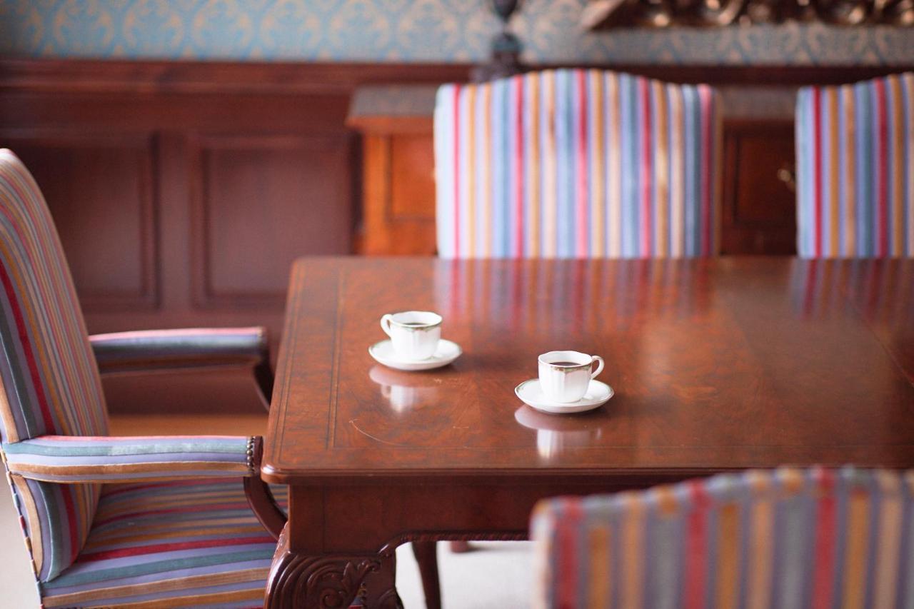 Omo7 Asahikawa By Hoshino Resorts Buitenkant foto A table at a café
