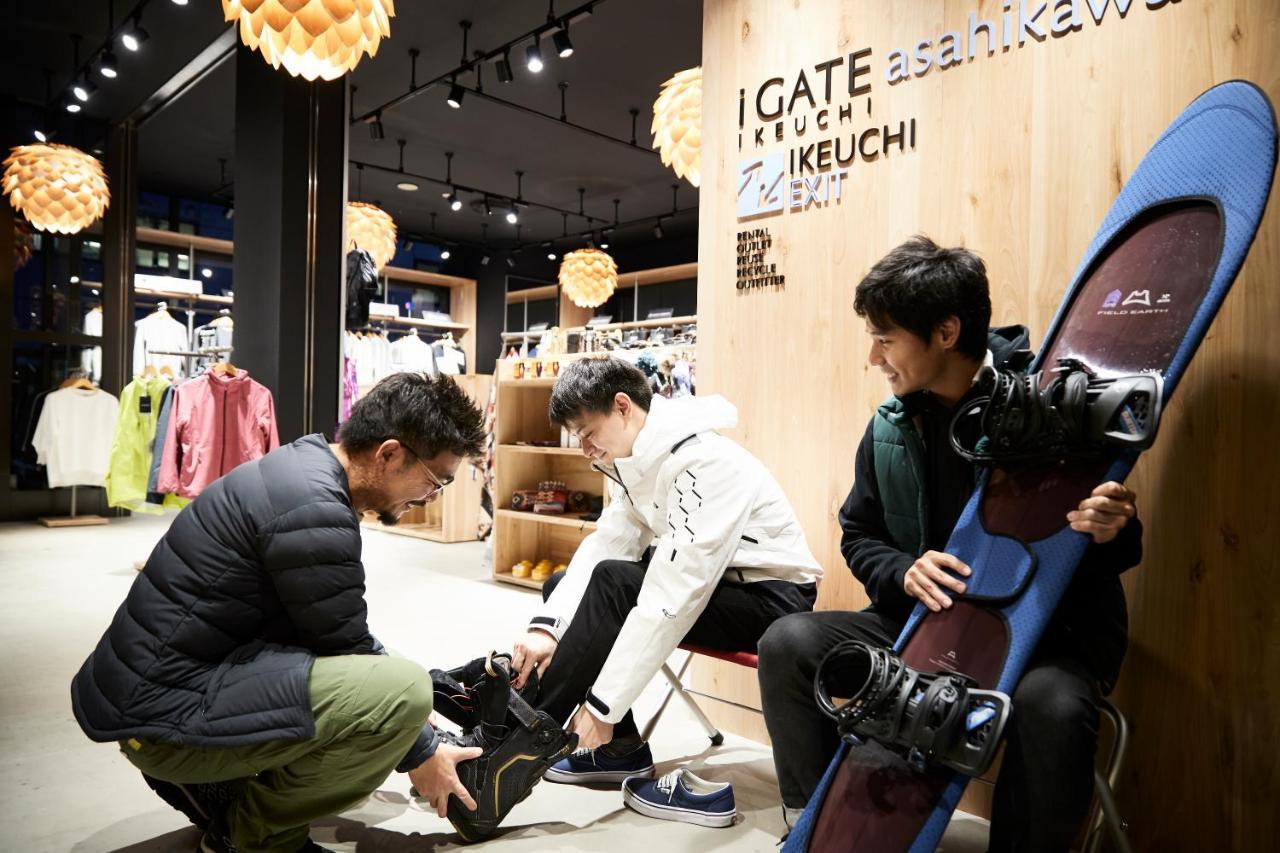 Omo7 Asahikawa By Hoshino Resorts Buitenkant foto Fitting a snowboard boot